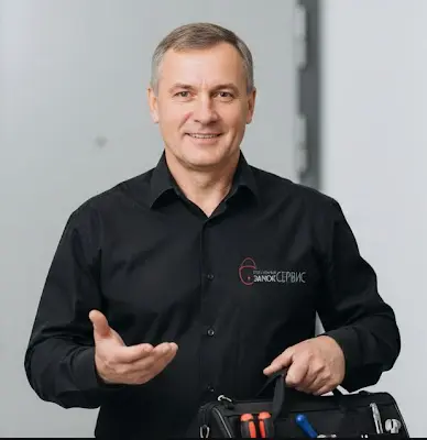 Мастер компании Замок Сервис в Харькове